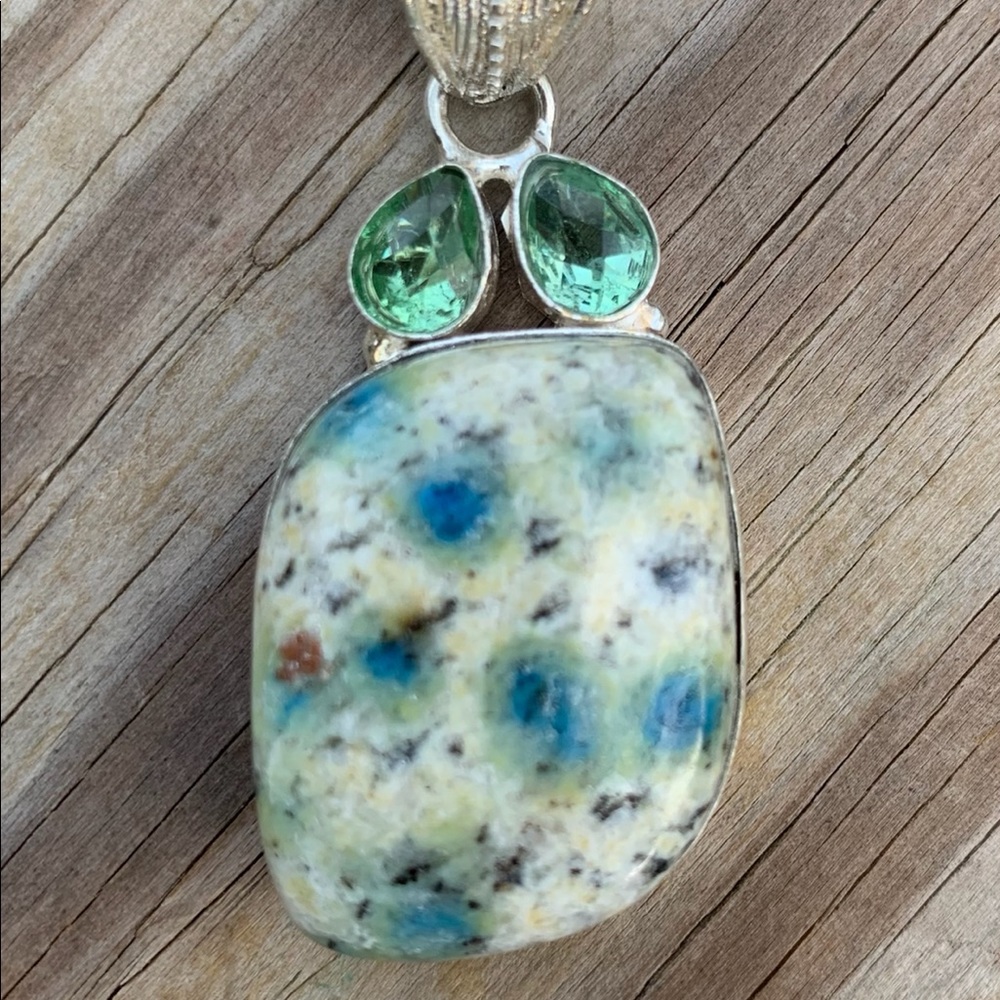K2 Azurite. Natural.. Peridot.. - Picture 2 of 4
